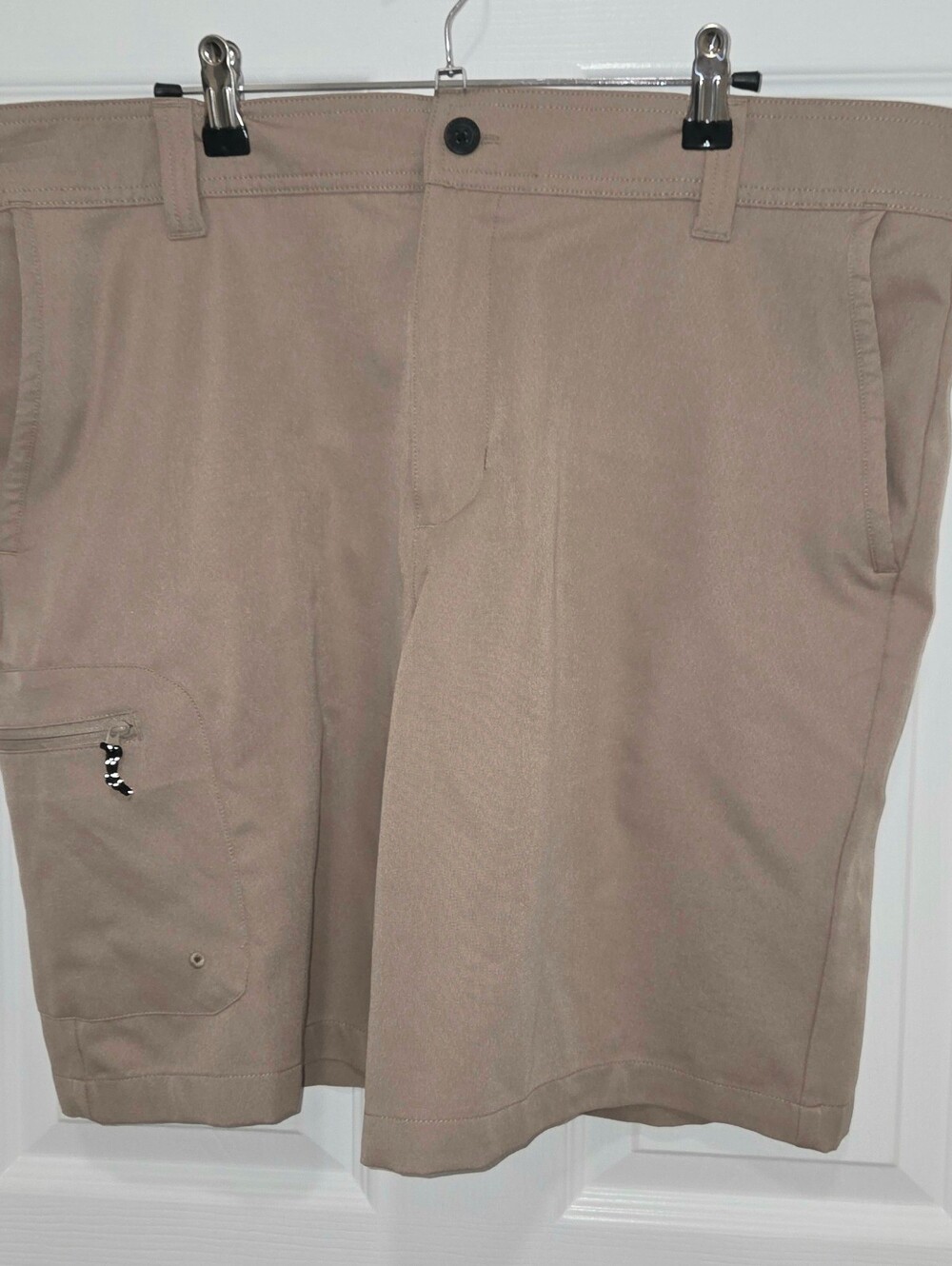 Magellan Outdoors Mens Fish Gear Water Repellent Hybrid Cargo Shorts Size 36.